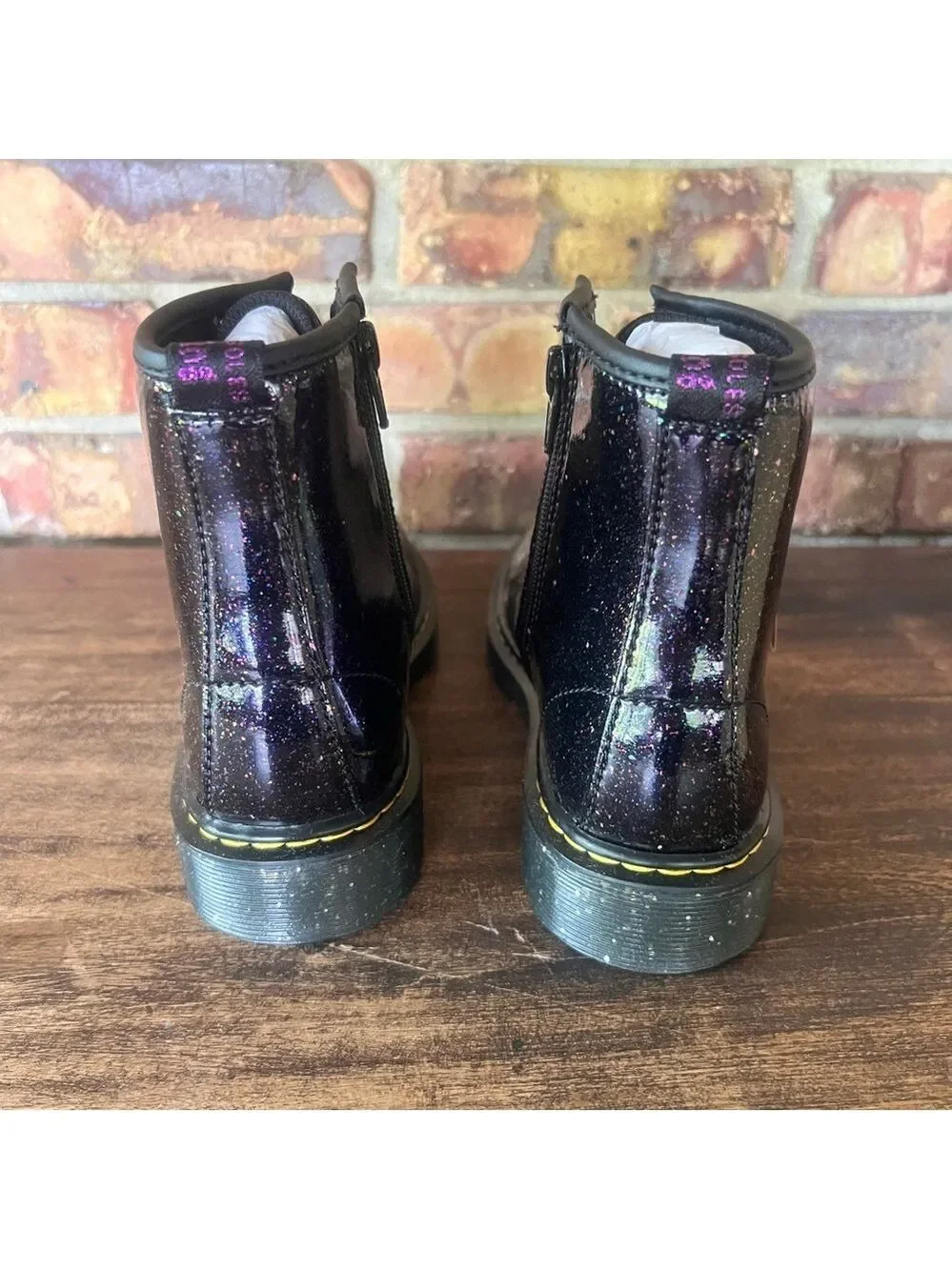 Dr. Martens NEW Unisex Junior 1460 Boot Size 3 or 4 #B1221A